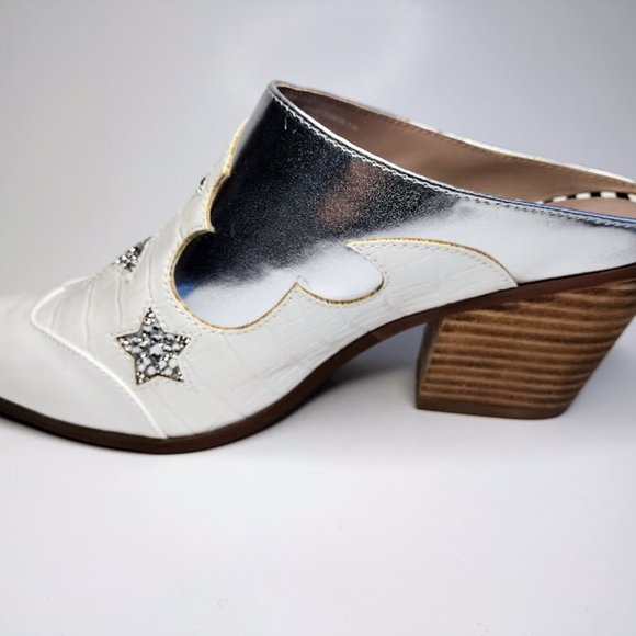 NEW BETSEY JOHNSON White Silver Unique Western Mule Bootie Boots - Picture 3 of 9